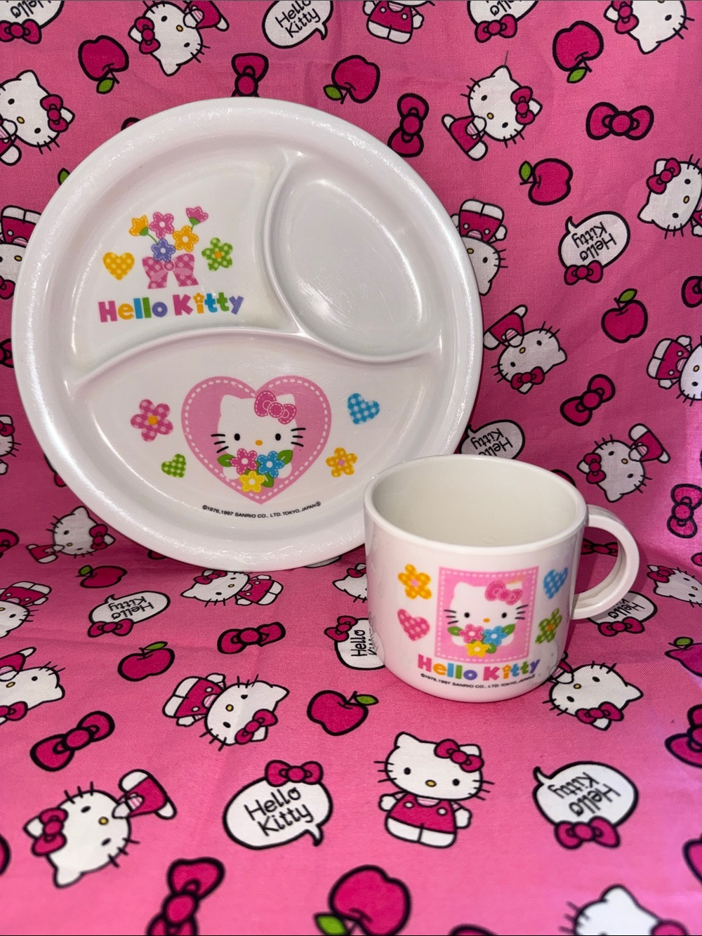 VINTAGE SANRIO HELLO KITTY melamine lunch plate set 🩷